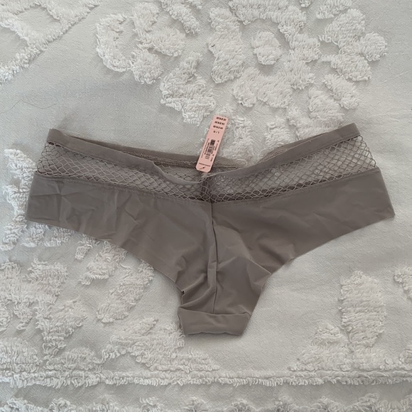 NWT Victoria’s Secret Cheeky Grey Mesh/Smooth Combo Polyamide/Elastane Large - Picture 2 of 4